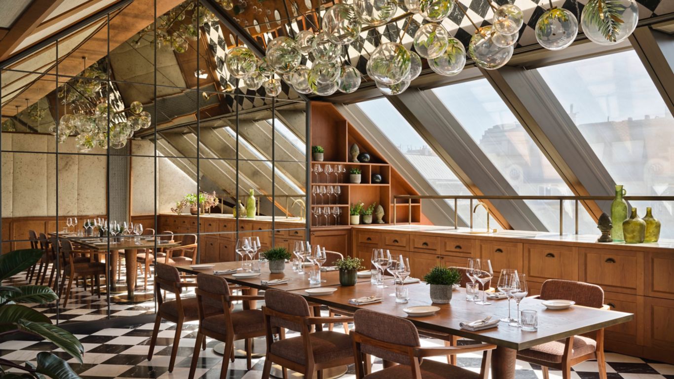 Neue Hoheit Garden Room